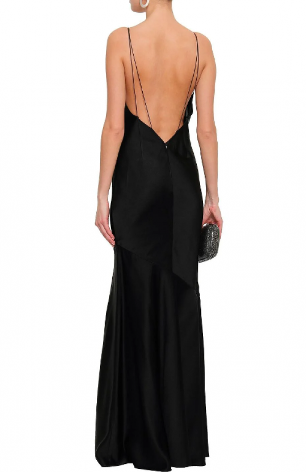 Slip Dress dengan Punggung Terbuka